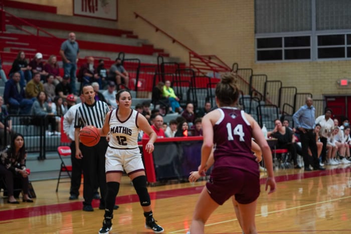 mathis-london-girls-basketball-playoffs00093